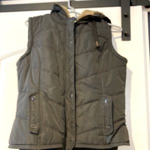 American Eagle Hooded Vest with Faux Fur. Med